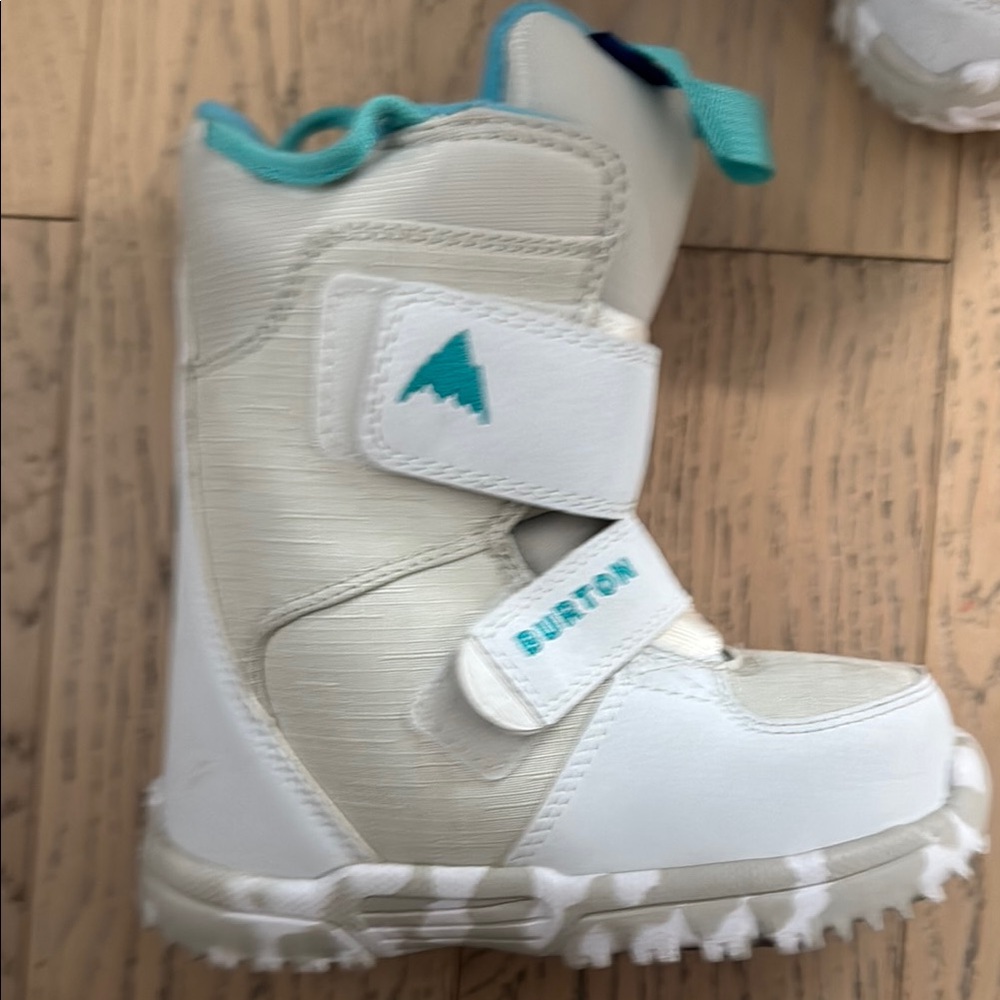Burton Kids Snow Boots - White and Teal Accents